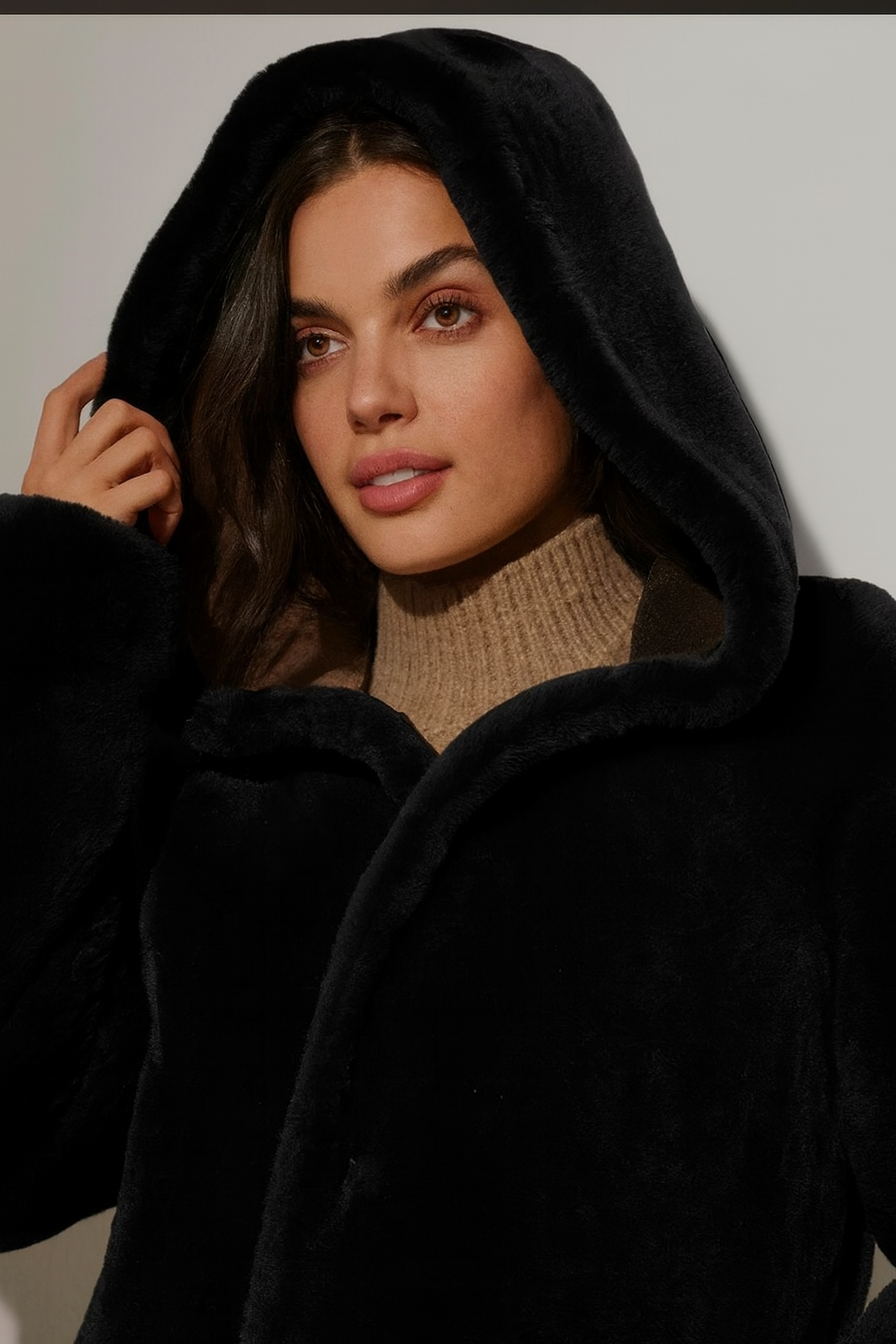 Abrigo Fur capucha