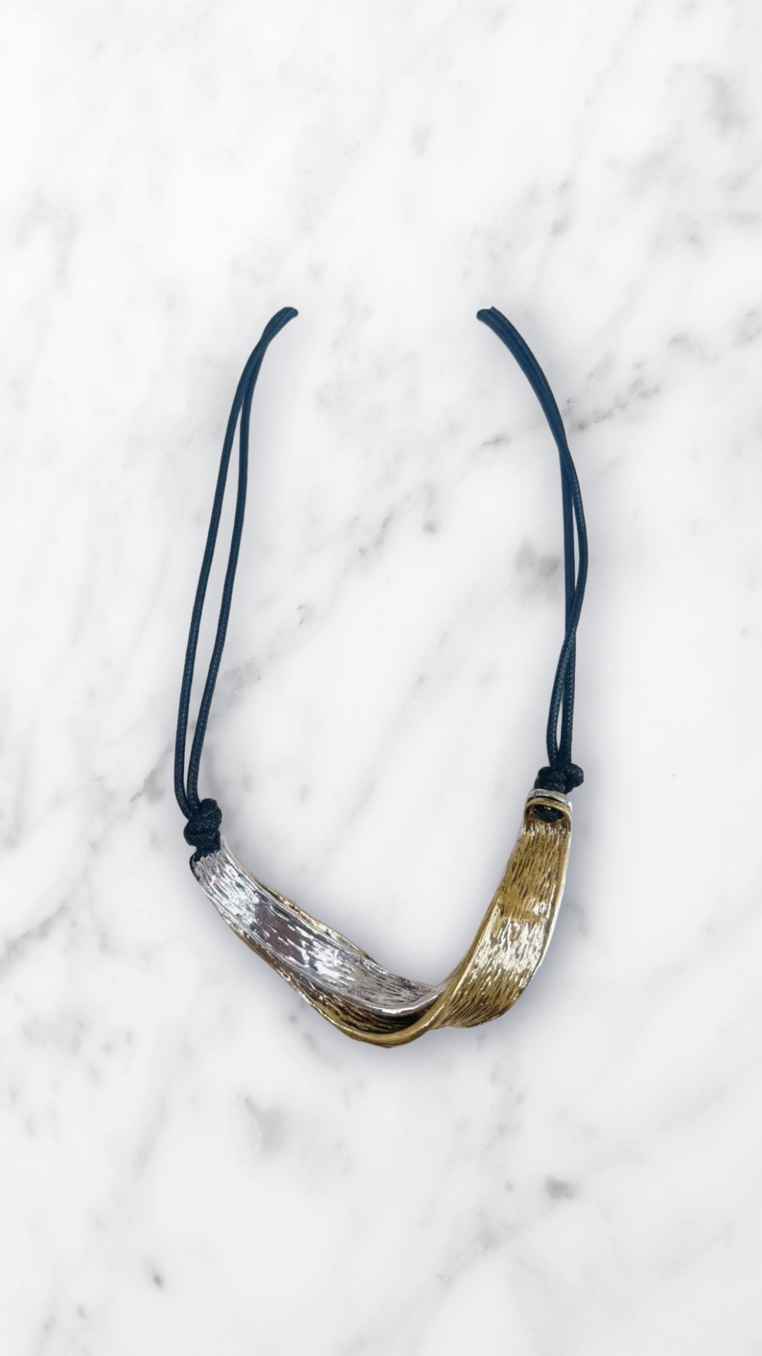 Collar metálico bicolor