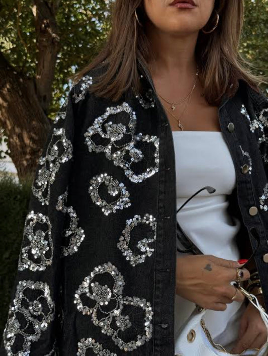 Camisa de mezclilla con bordado de lentejuelas florales
