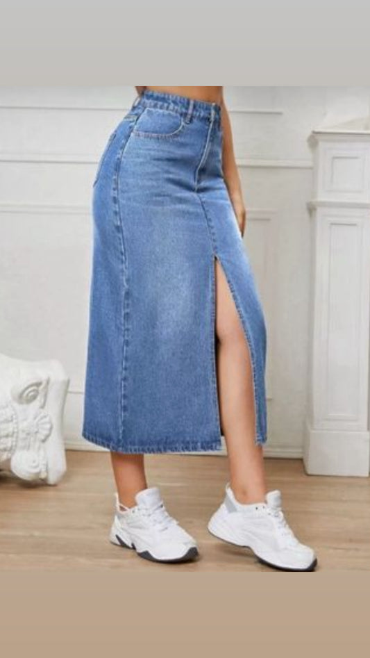 Falda midi denim con abertura frontal