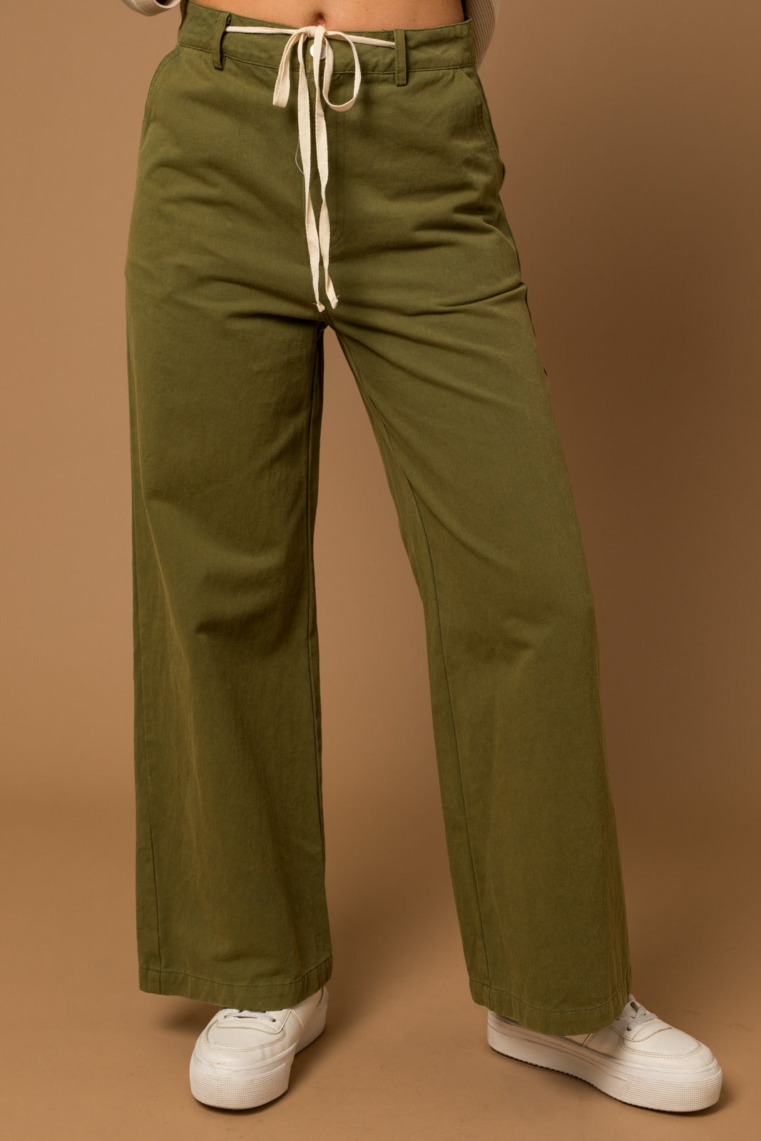 Pantalón recto olivo